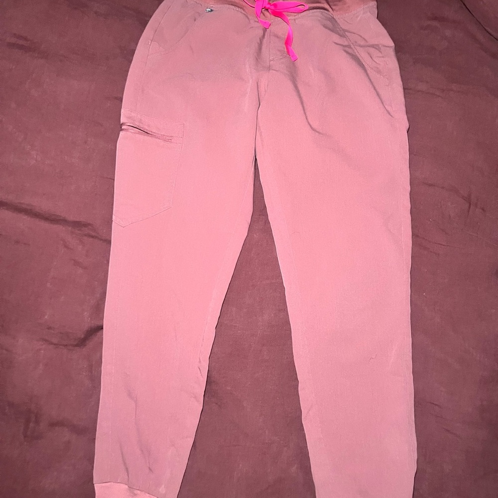 FIGS mauve Zamora/Rafaela set in small